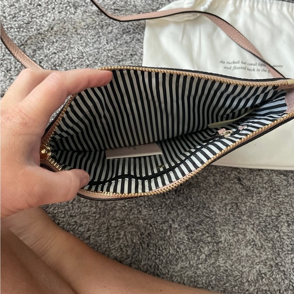 Kate Spade Crossbody - Picture 4 of 4